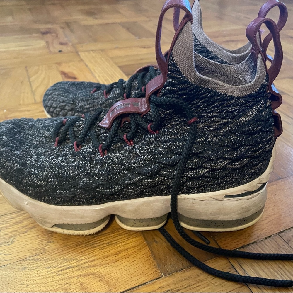 NIKE Lebron Basketball Shoes
